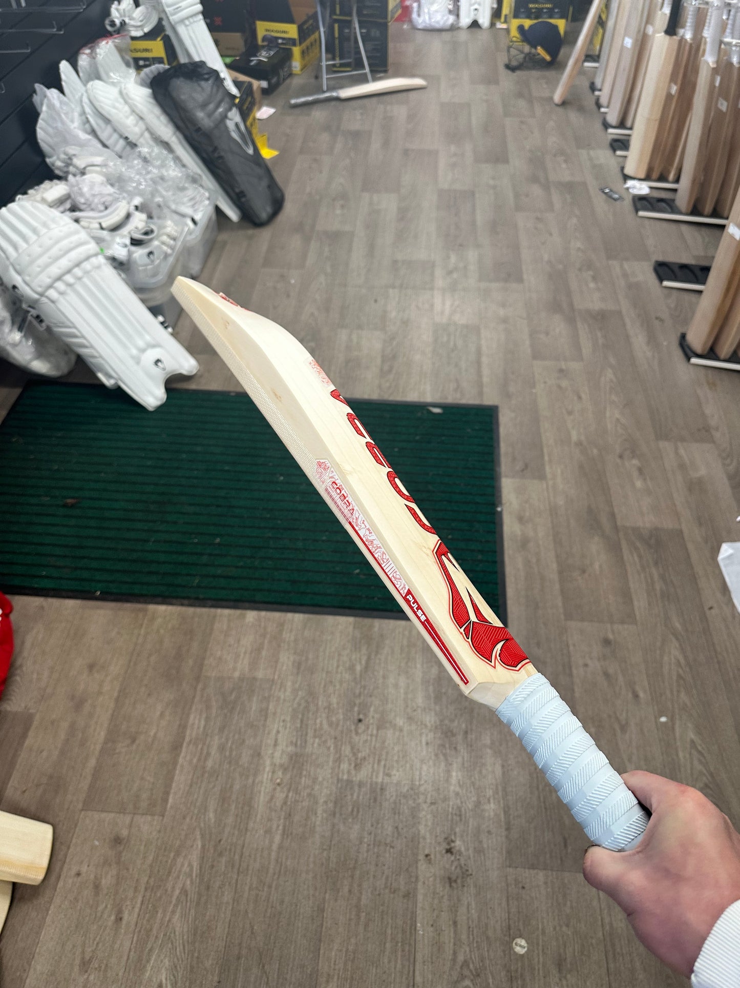 PLAYERS PADS PRO GLOVES