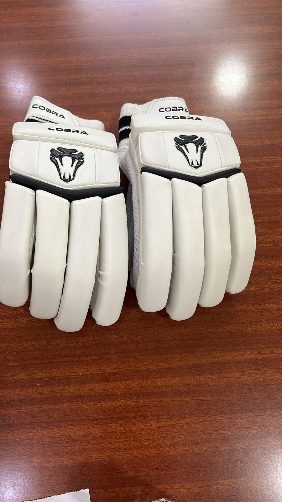 FULL CLUB EDITION JUNIOR BUNDLE , CLUB PADS & CLUB GLOVES & CLUB JUNIOR DUFFLE BAG