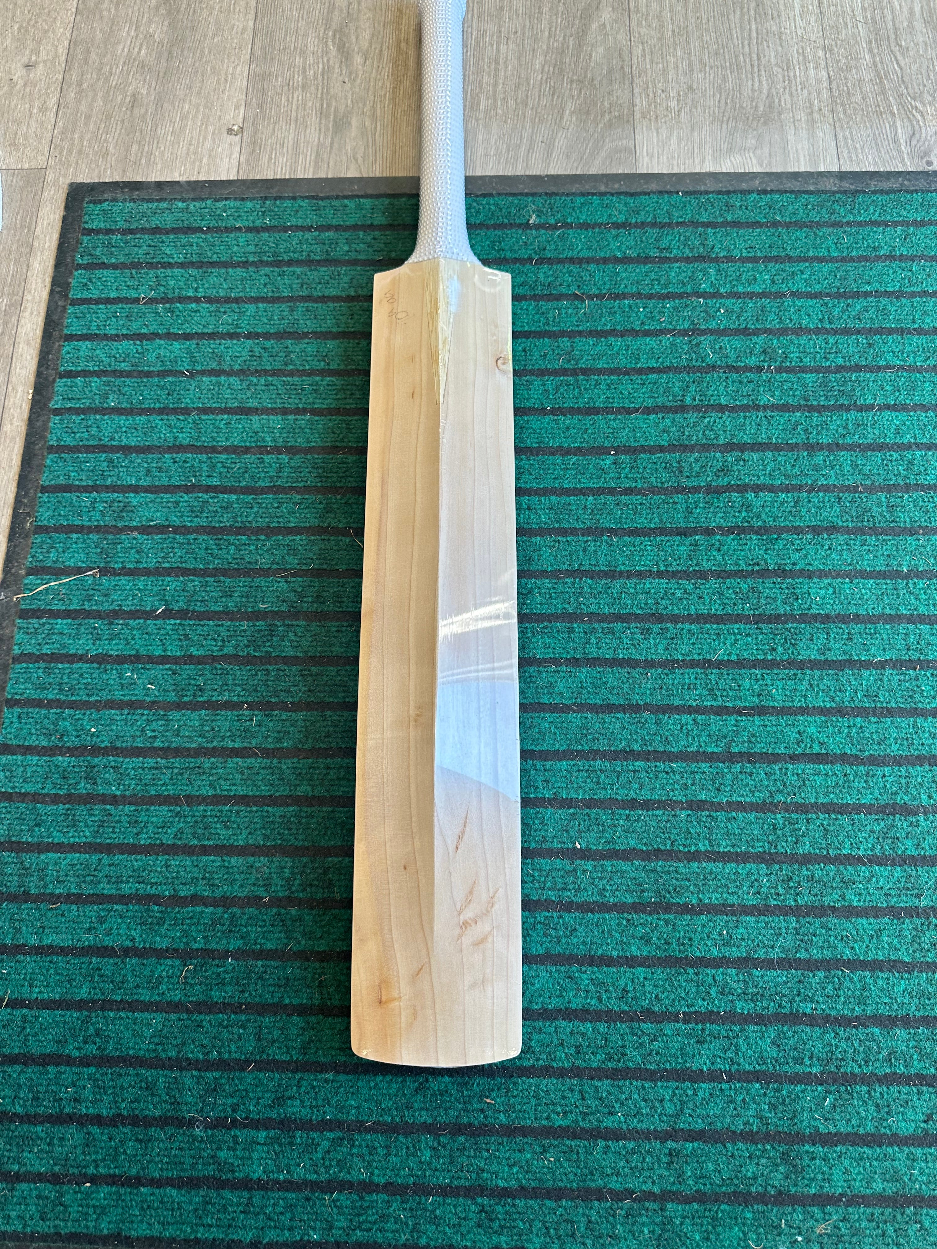 G3 BAT KARLTON
