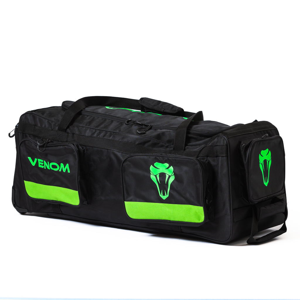 SE PADS , SE GLOVES, PLAYERS WHEELIE BAG