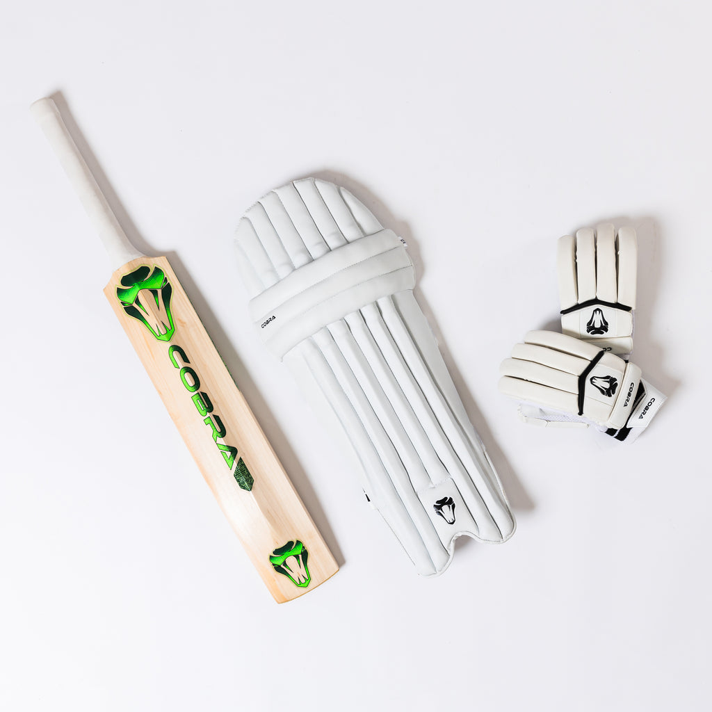 2025 JUNIOR PLAYERS EDITION BAT (G3), CLUB PADS AND CLUB GLOVES