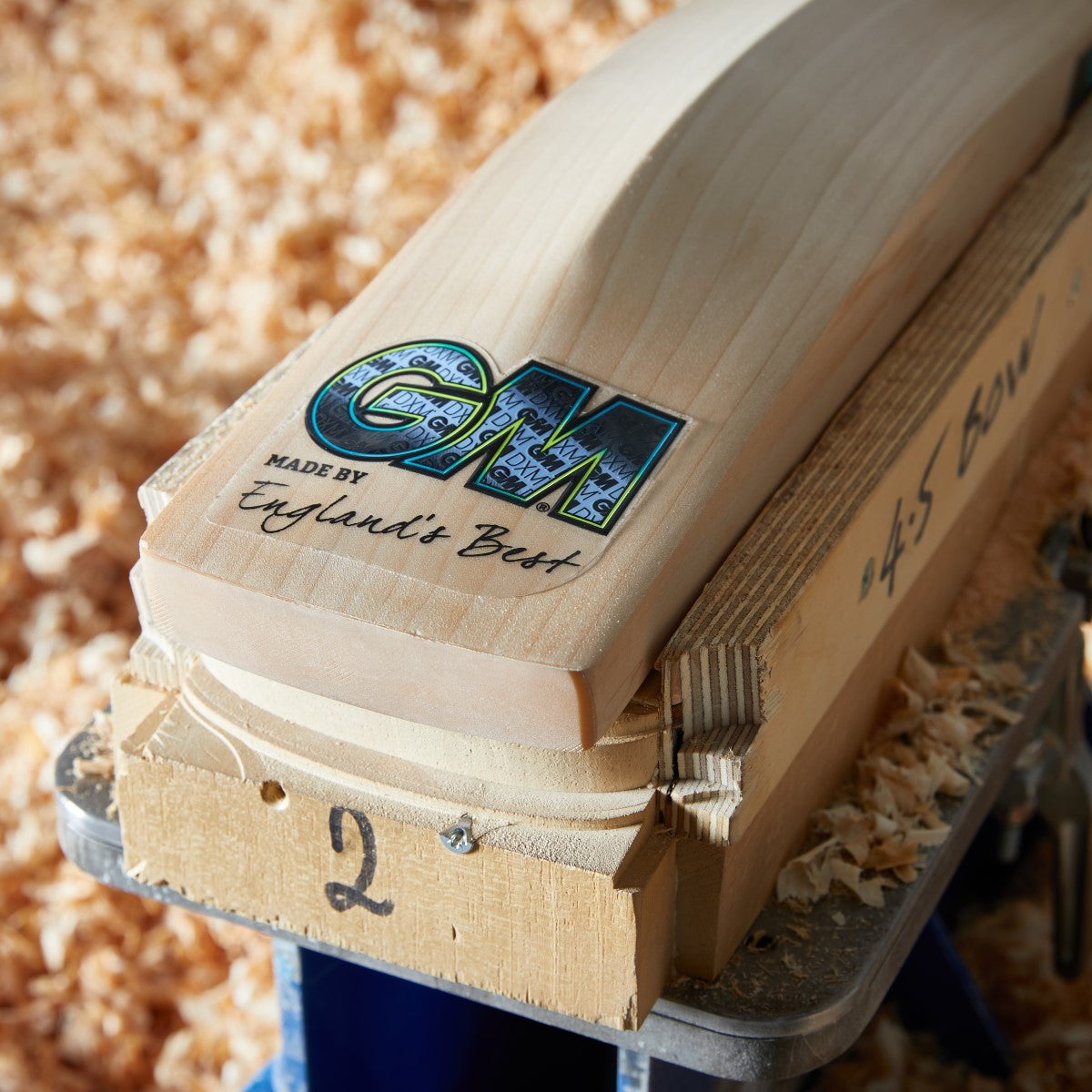 GM AION CRICKET BAT 404  - GRADE 4 ENGLISH WILLOW