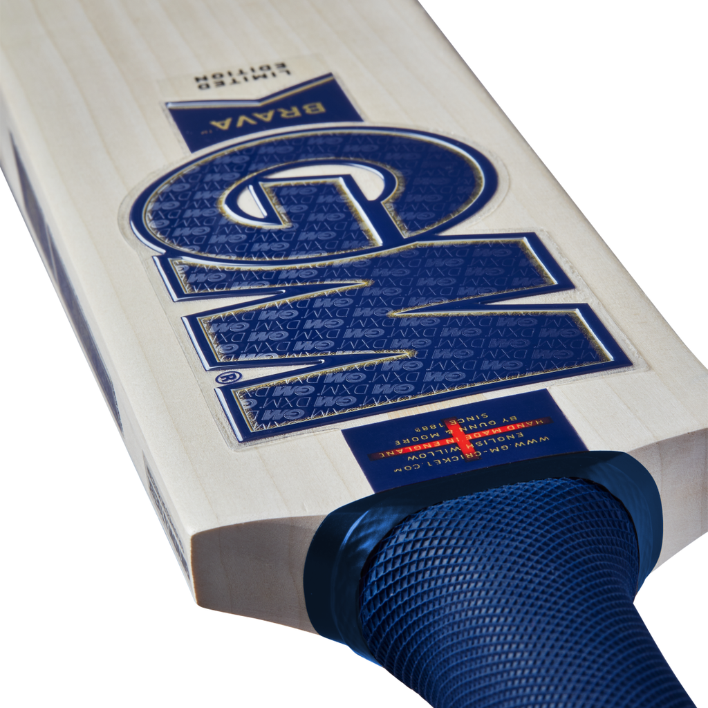 2025 GM BRAVA L555 CRICKET BAT  606 - Cobra Cricket 