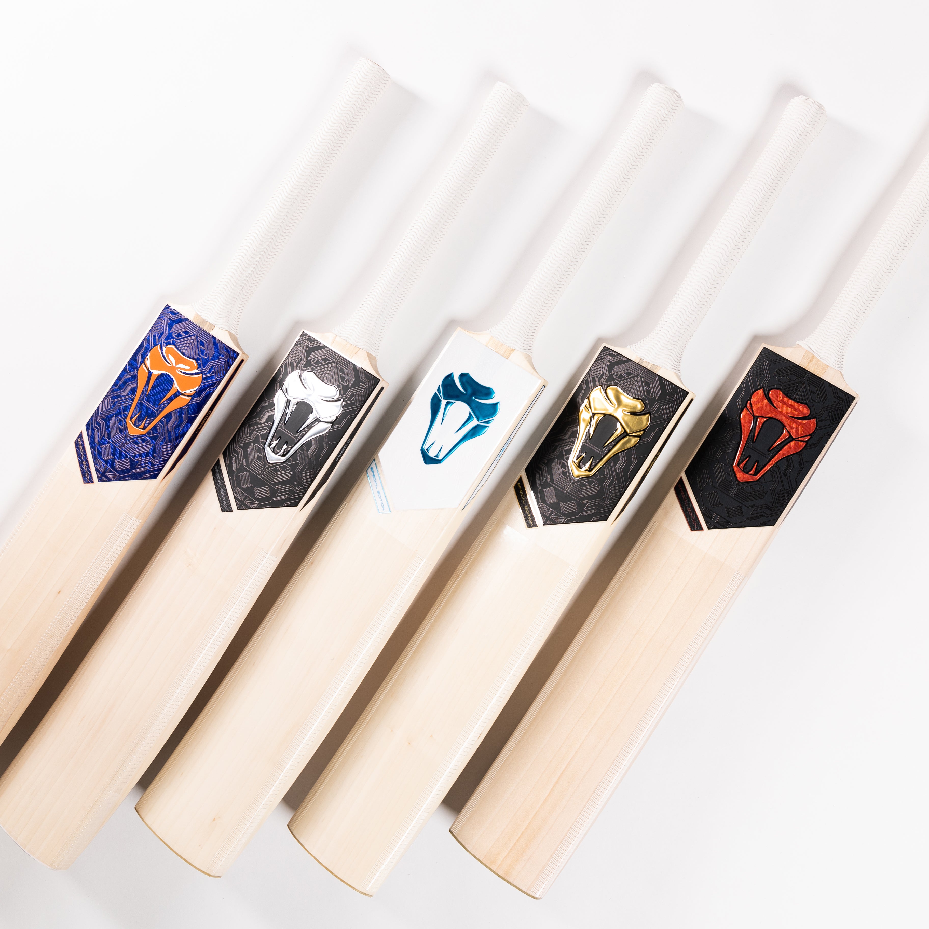 2023 FULL SPECIAL EDITION BAT BUNDLE - SPECIAL EDITION BAT, SE PADS , SE GLOVES, PLAYERS DUFFLE BAG - Cobra Cricket 