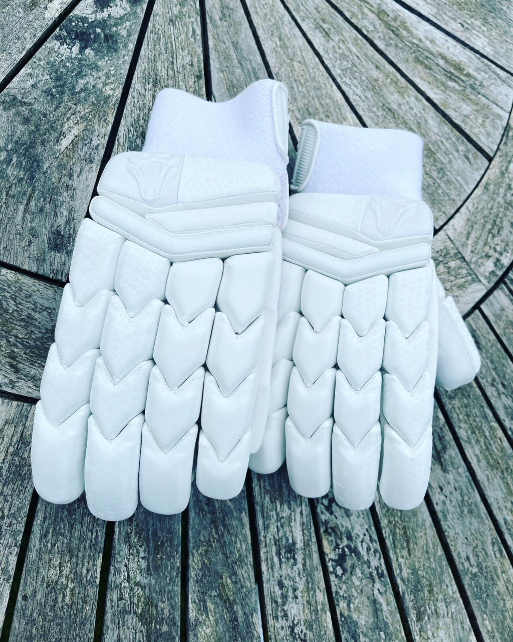 2023 LIMITED EDITION CRICKET GLOVES - Cobra Cricket 