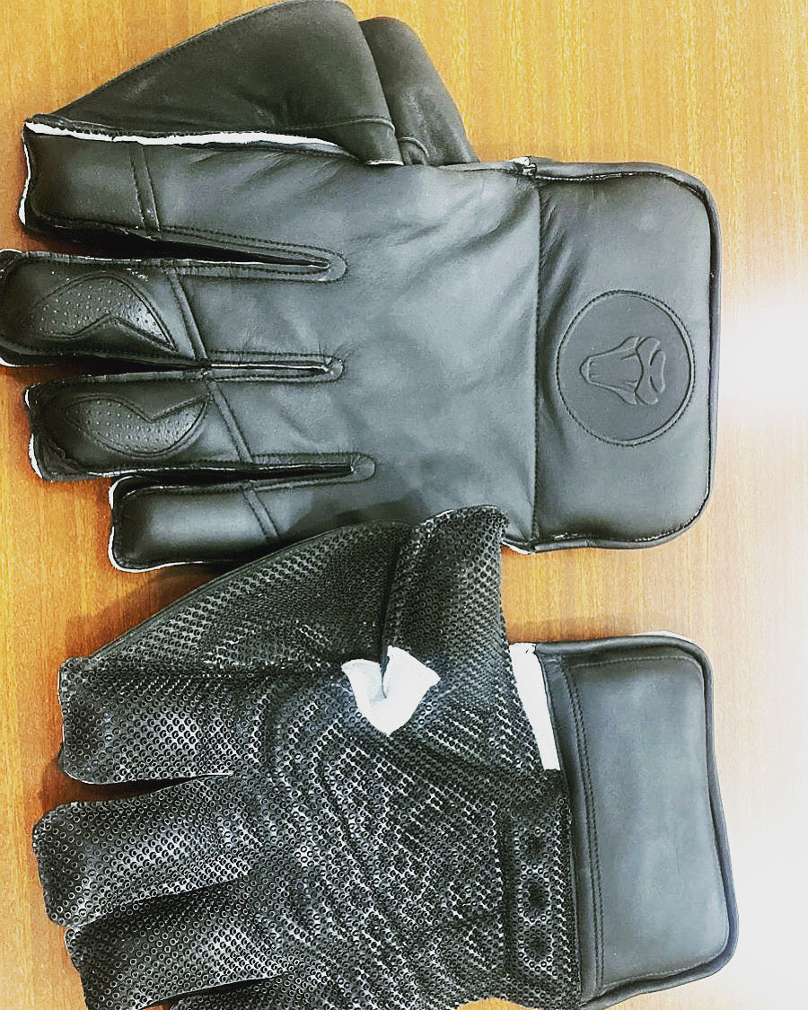 COBRA WICKET KEEPING GLOVES - BLACK EDITION - Cobra Cricket 