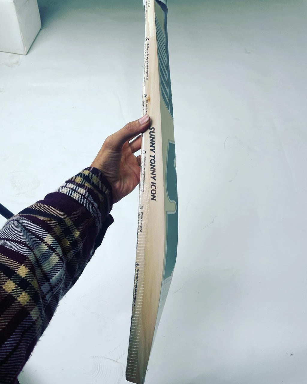 SG SUNNY TONNY ICON BLACK EDITION - GRADE 3 ENGLISH WILLOW - Cobra Cricket 